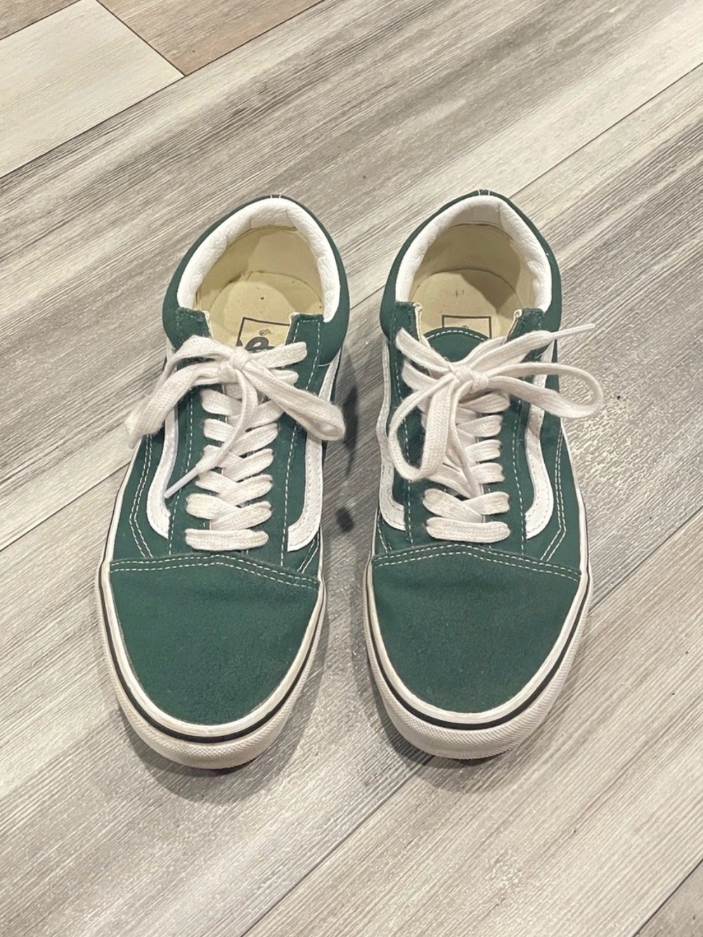 Vans Old Skool Green & White Sneakers | Women’s 8.5 Coastal Preppy